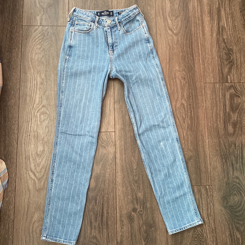 Hollister ultra high-rise mom jeans